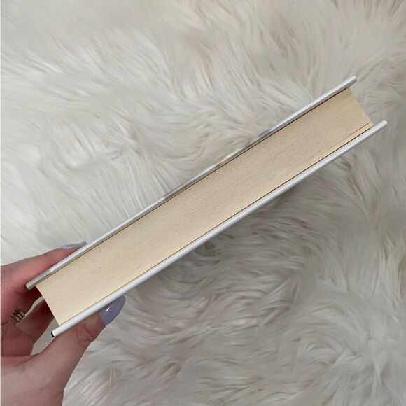 Rich B*tch by Nicole Lapin Hardcover Book - Picture 3 of 4